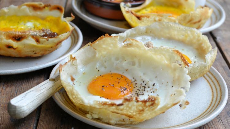 How To Make A Sri Lankan Egg Hopper - Food Republic